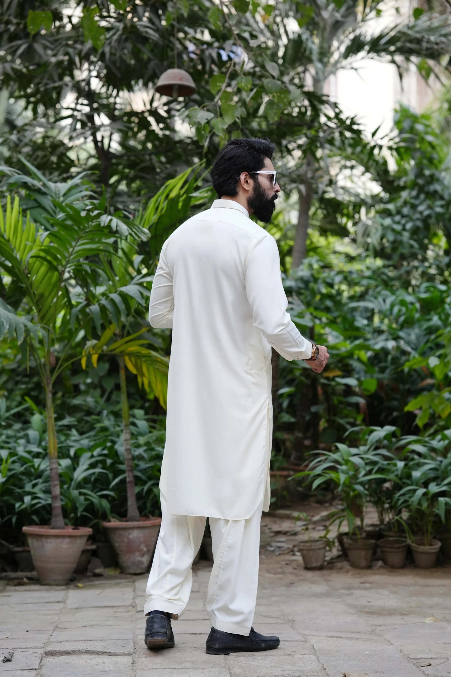 Luxurious Off-White Classic Kameez Shalwar-Back-Wear Manzar